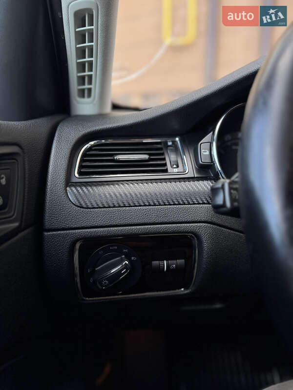 Универсал Skoda Superb 2014 в Надворной фото 38 Универсал Skoda Superb 2014 в Надворной