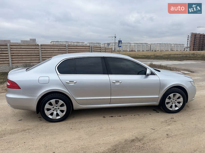 Лифтбек Skoda Superb 2013 в Киеве