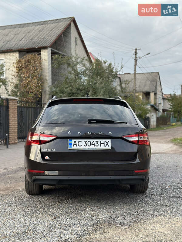 Универсал Skoda Superb 2021 в Нововолынске