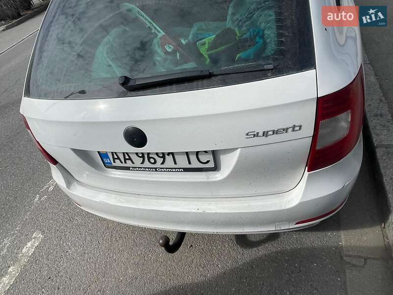 Универсал Skoda Superb 2012 в Киеве