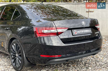 Лифтбек Skoda Superb 2017 в 