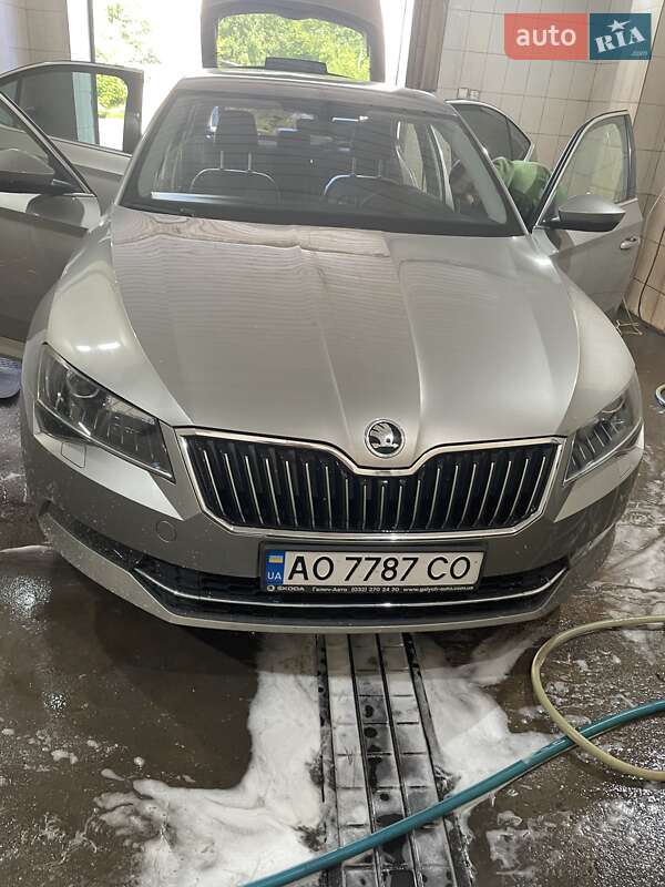 Ліфтбек Skoda Superb 2018 в Рахові фото Ліфтбек Skoda Superb 2018 в Рахові