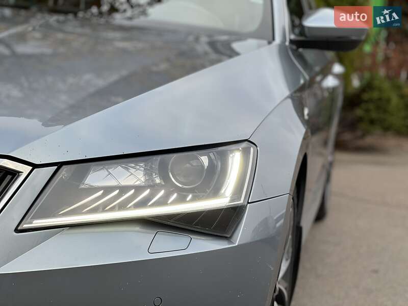 Универсал Skoda Superb 2018 в Ровно
