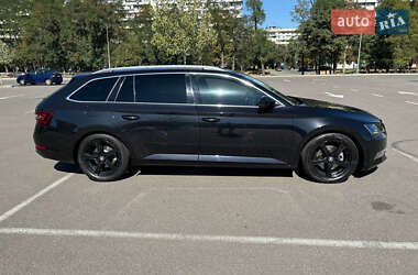 Універсал Skoda Superb 2015 в  фото 12 Універсал Skoda Superb 2015 в