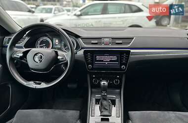 Лифтбек Skoda Superb 2020 в 