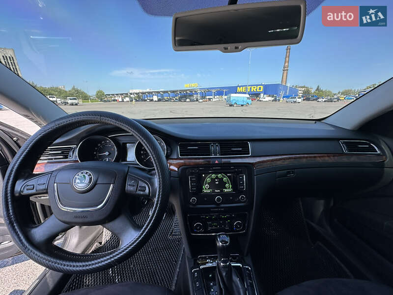 Лифтбек Skoda Superb 2012 в Львове
