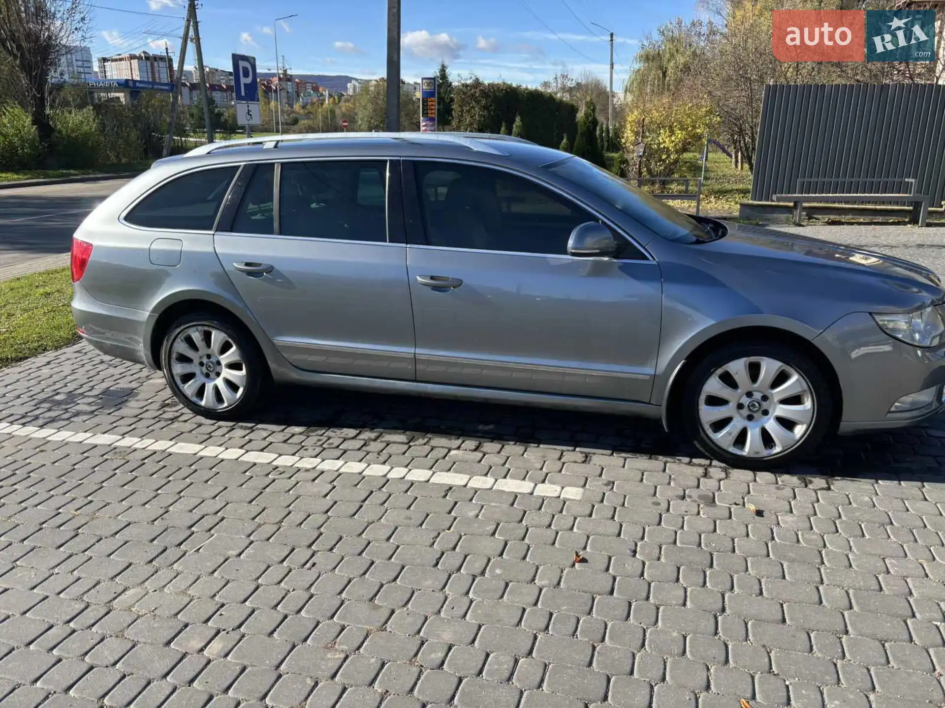 2010 Skoda Superb - мініатюра 4