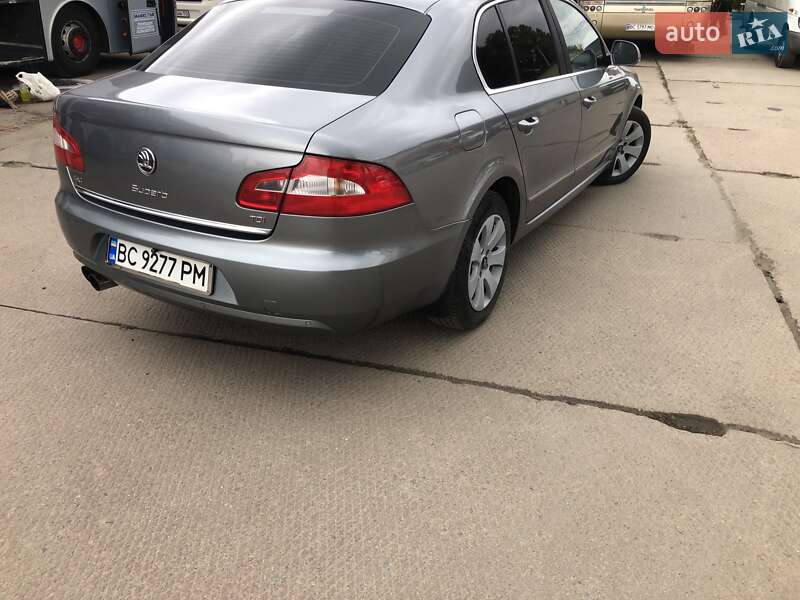 Ліфтбек Skoda Superb 2012 в Львові