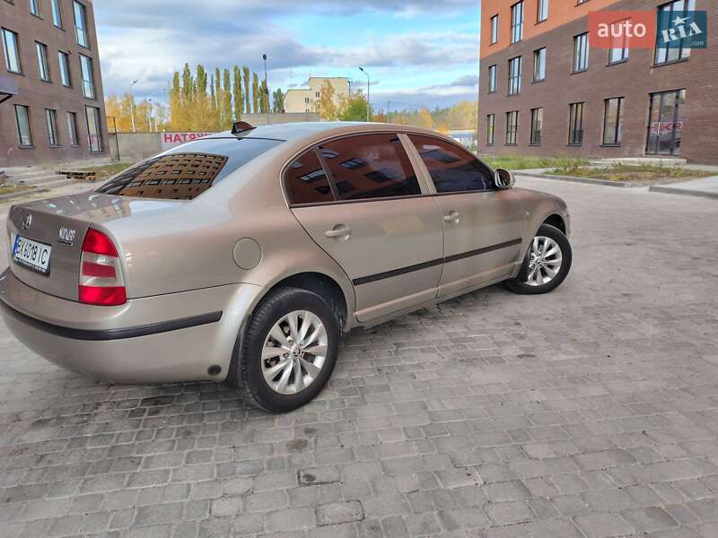 Лифтбек Skoda Superb 2007 в Нетешине