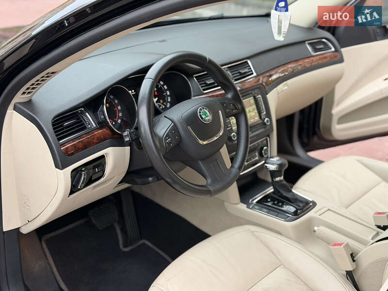 Універсал Skoda Superb 2012 в Рівному