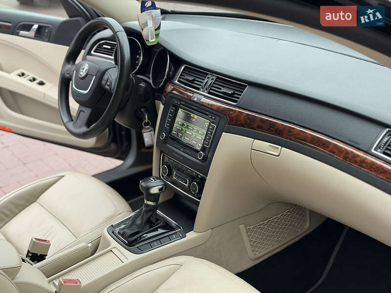 Універсал Skoda Superb 2012 в Рівному