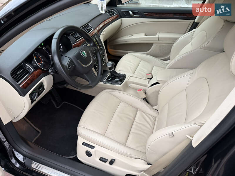 Універсал Skoda Superb 2012 в Рівному