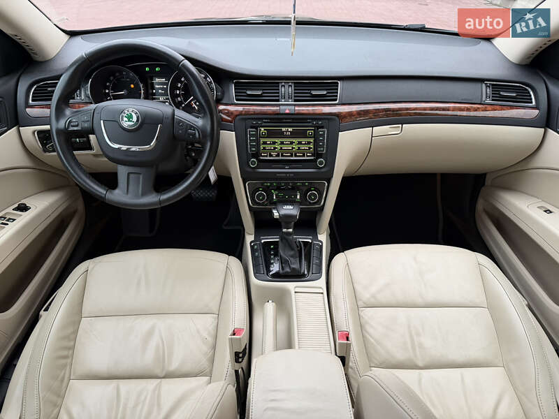 Універсал Skoda Superb 2012 в Рівному