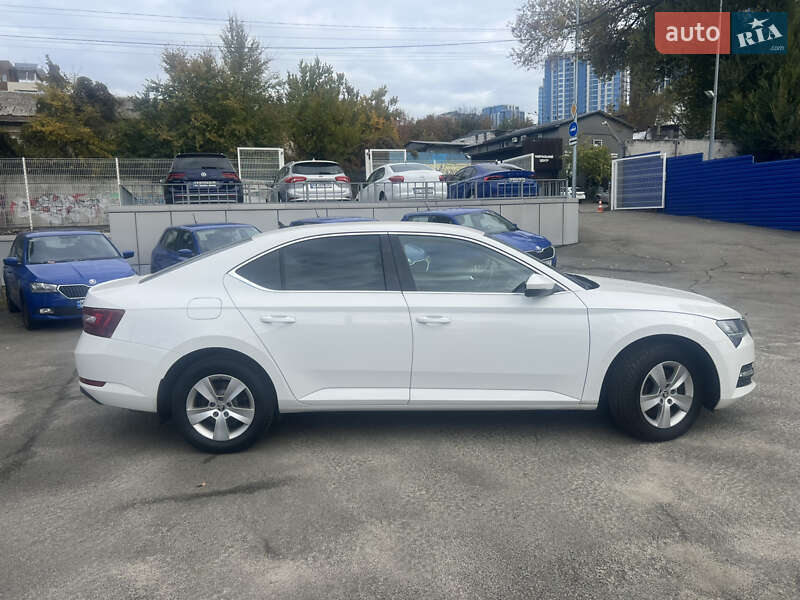 Лифтбек Skoda Superb 2020 в Киеве фото 3 Лифтбек Skoda Superb 2020 в Киеве