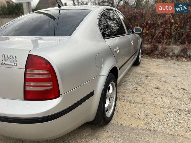 Ліфтбек Skoda Superb 2004 в Вінниці