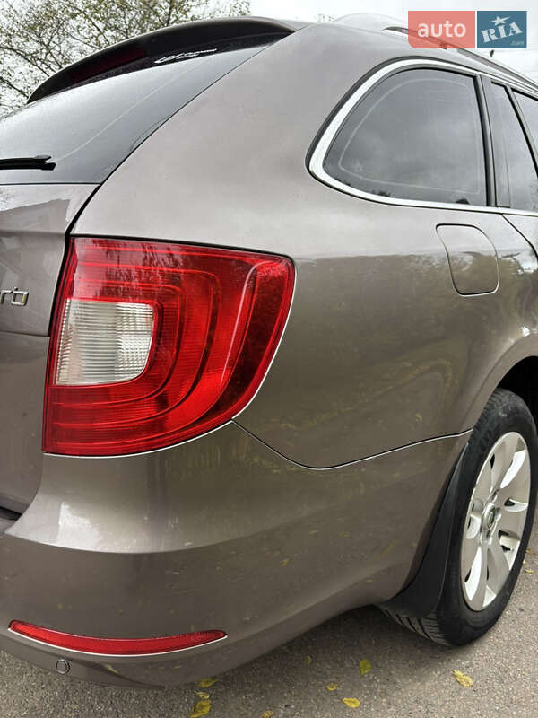 Универсал Skoda Superb 2010 в Ивано-Франковске