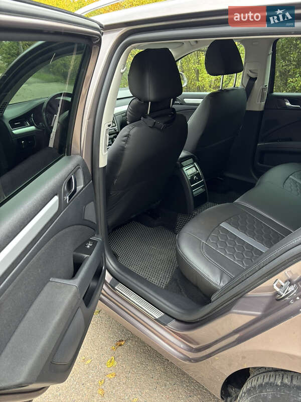 Универсал Skoda Superb 2010 в Ивано-Франковске