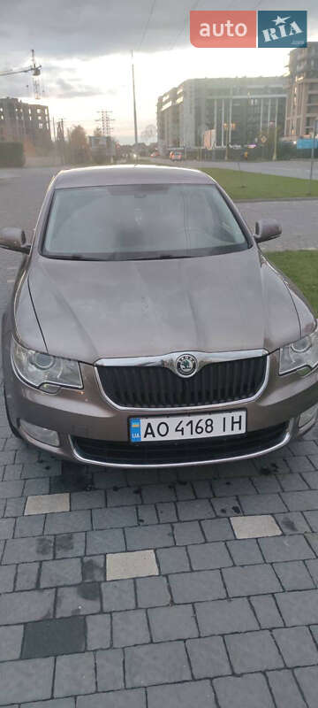 Skoda Superb 2012 Skoda Superb 2012