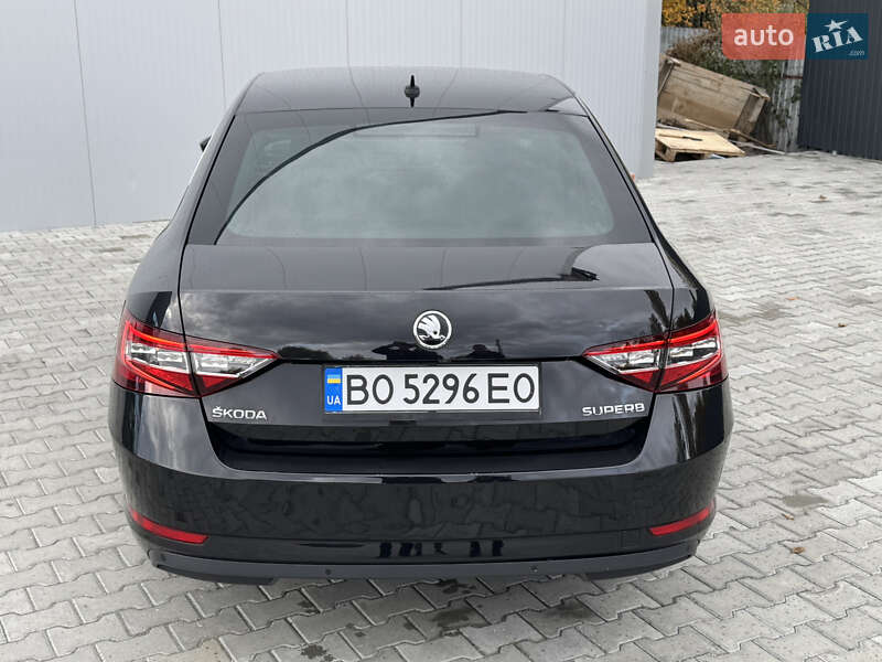 Лифтбек Skoda Superb 2016 в Мукачево
