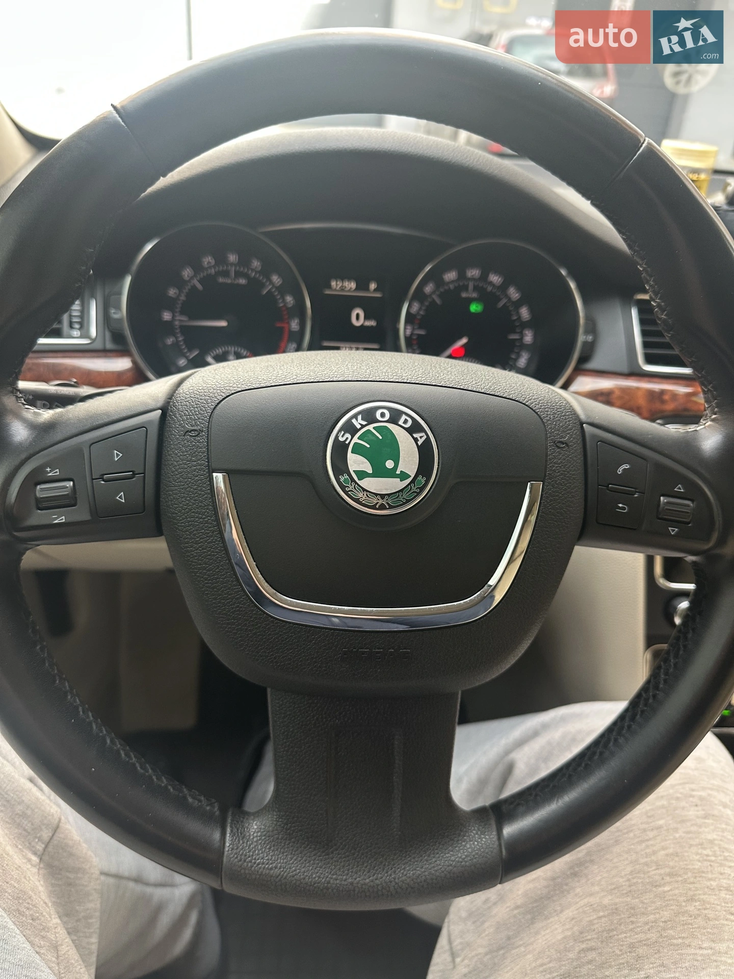 2011 Skoda Superb - мініатюра 8