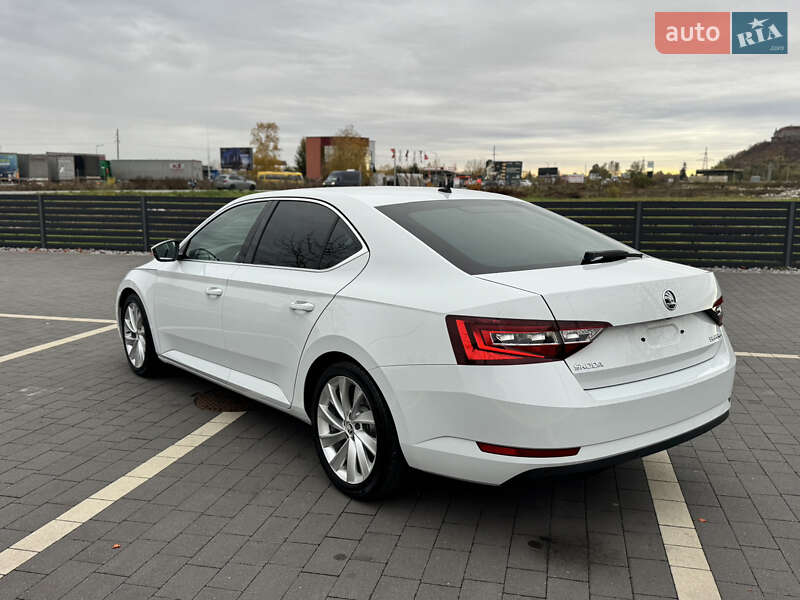 Лифтбек Skoda Superb 2017 в Мукачево