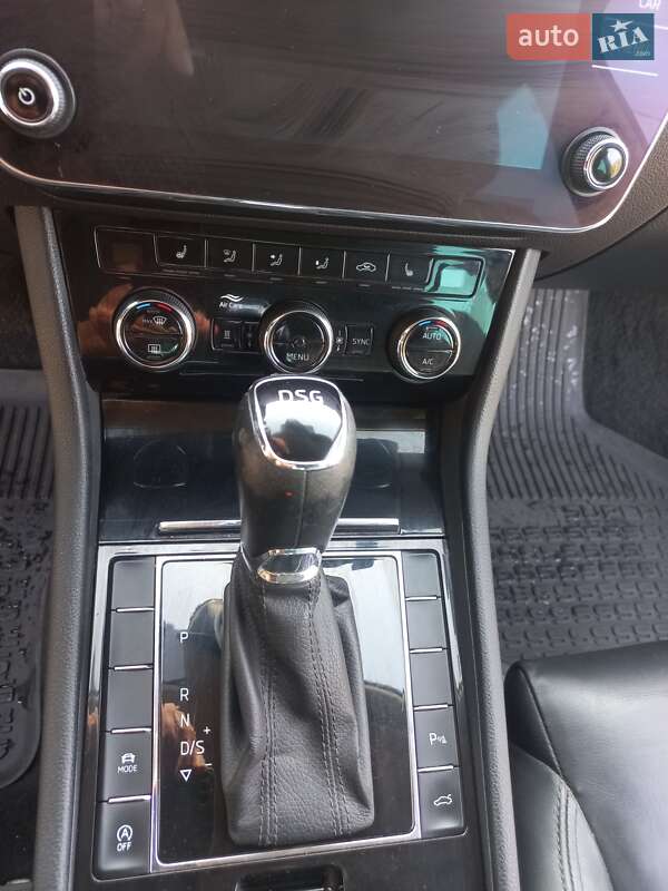 Универсал Skoda Superb 2019 в Днепре