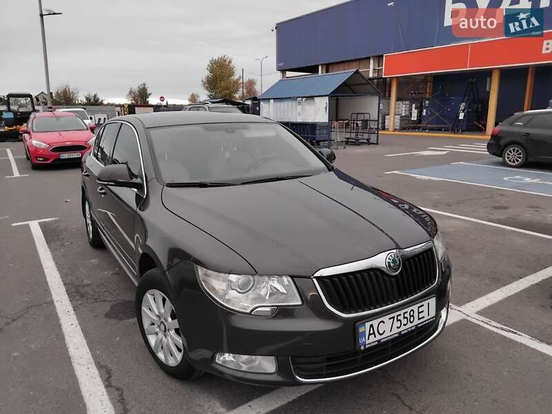 Skoda Superb 2011