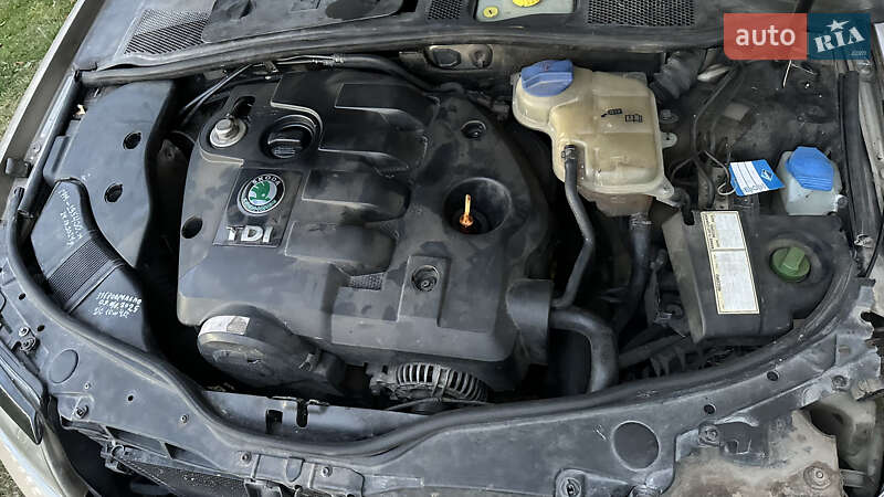 Лифтбек Skoda Superb 2003 в Брошневе-Осаде