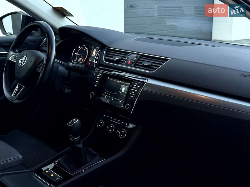 Универсал Skoda Superb 2016 в Чорткове