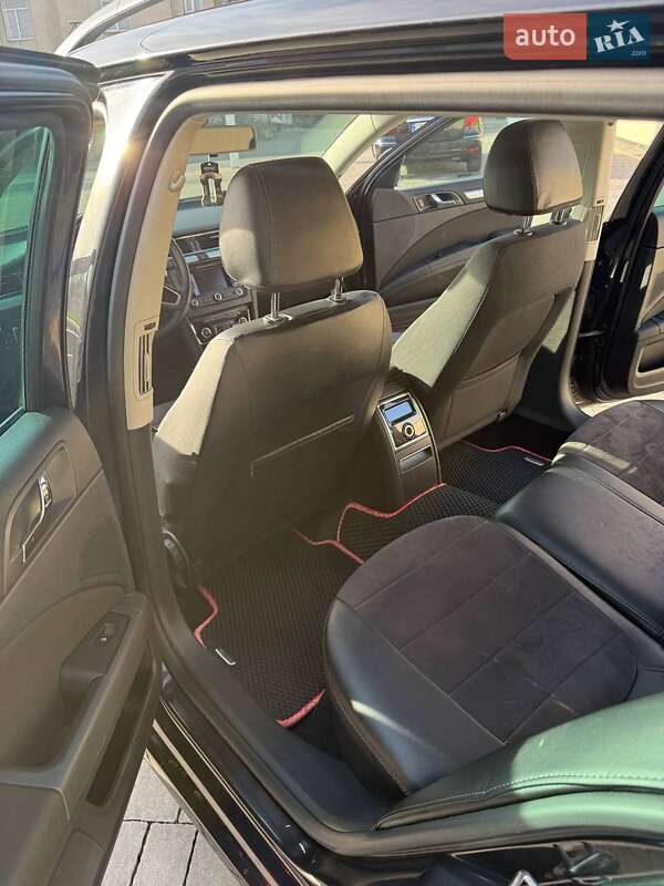 Универсал Skoda Superb 2013 в Кицмани