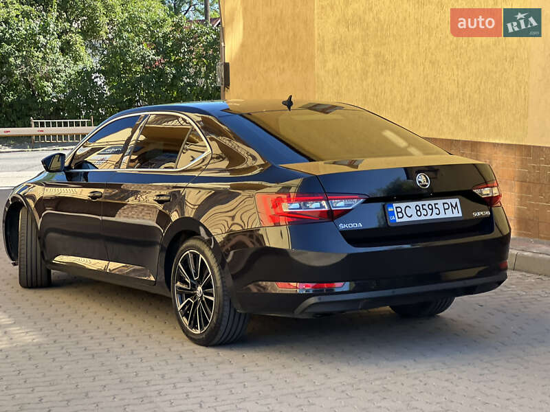 Ліфтбек Skoda Superb 2017 в Дрогобичі