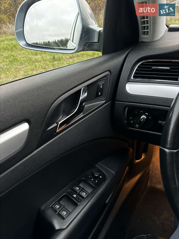 Универсал Skoda Superb 2011 в Староконстантинове