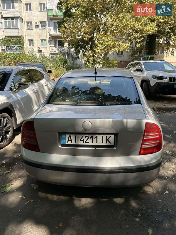 Лифтбек Skoda Superb 2006 в Василькове