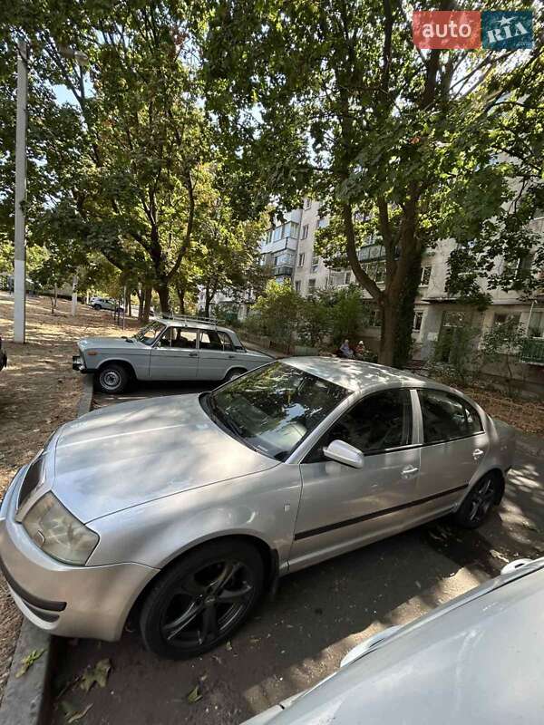 Лифтбек Skoda Superb 2006 в Василькове