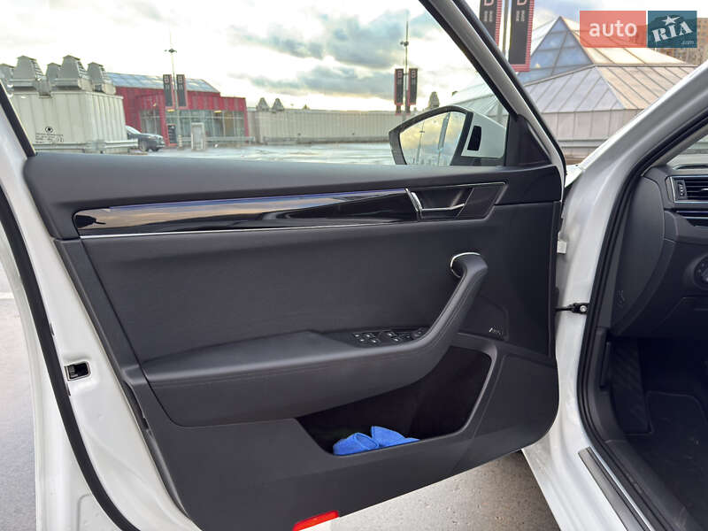 Ліфтбек Skoda Superb 2022 в Києві