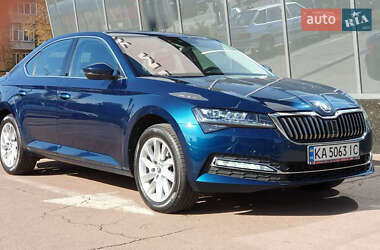 Лифтбек Skoda Superb 2021 в Киеве