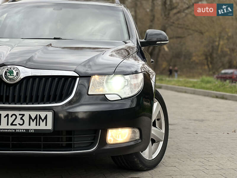 Универсал Skoda Superb 2012 в Новояворовске