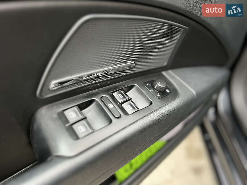 Универсал Skoda Superb 2012 в Новояворовске