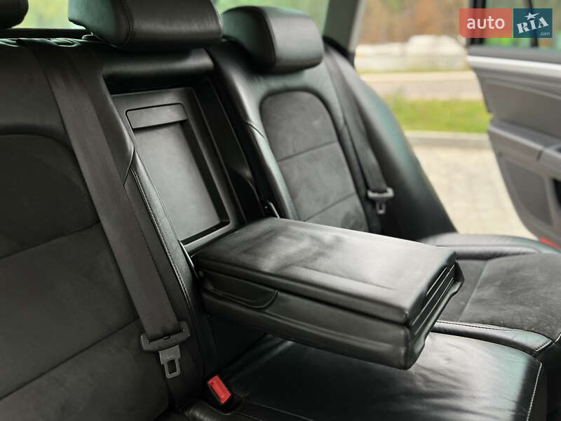 Универсал Skoda Superb 2012 в Новояворовске