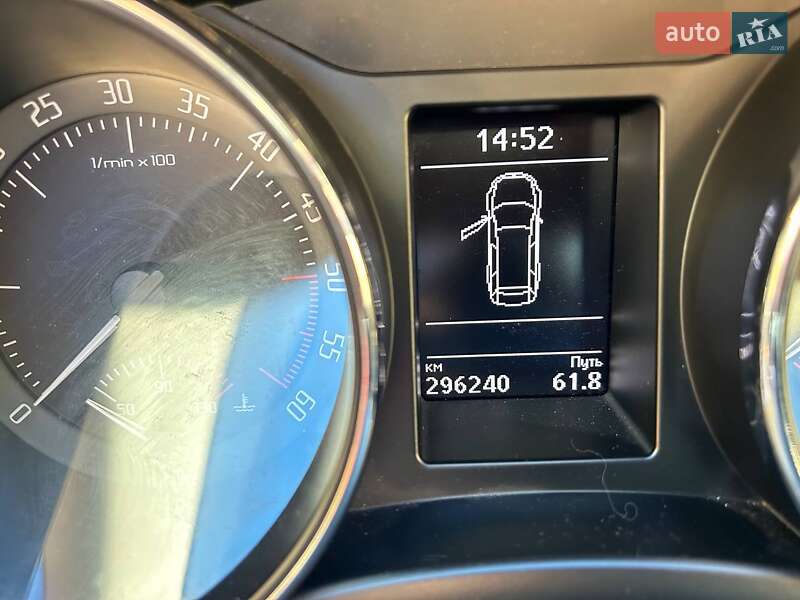 Универсал Skoda Superb 2013 в Киеве