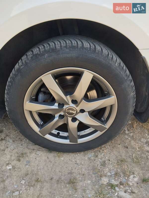 Универсал Skoda Superb 2010 в Долине