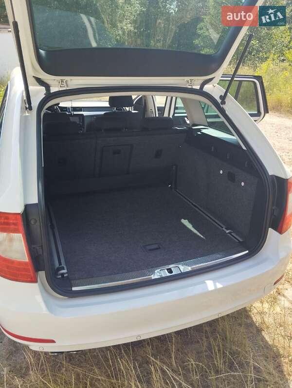 Универсал Skoda Superb 2010 в Долине