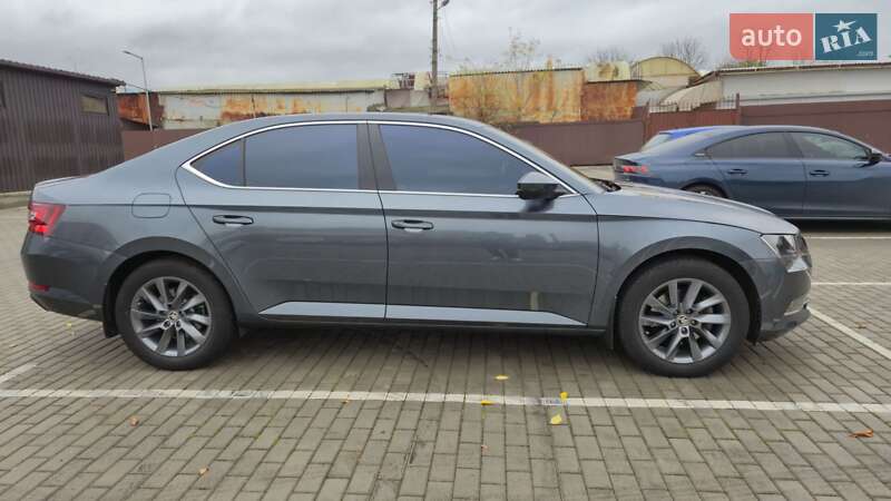Лифтбек Skoda Superb 2017 в Черкассах