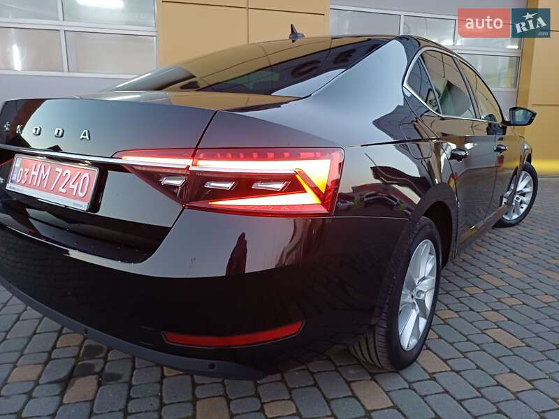 Лифтбек Skoda Superb 2021 в Самборе