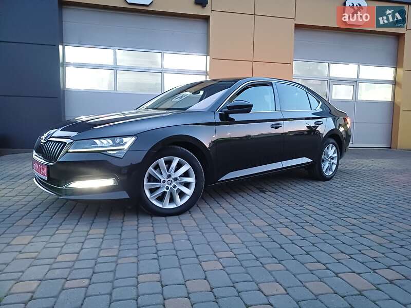 Лифтбек Skoda Superb 2021 в Самборе