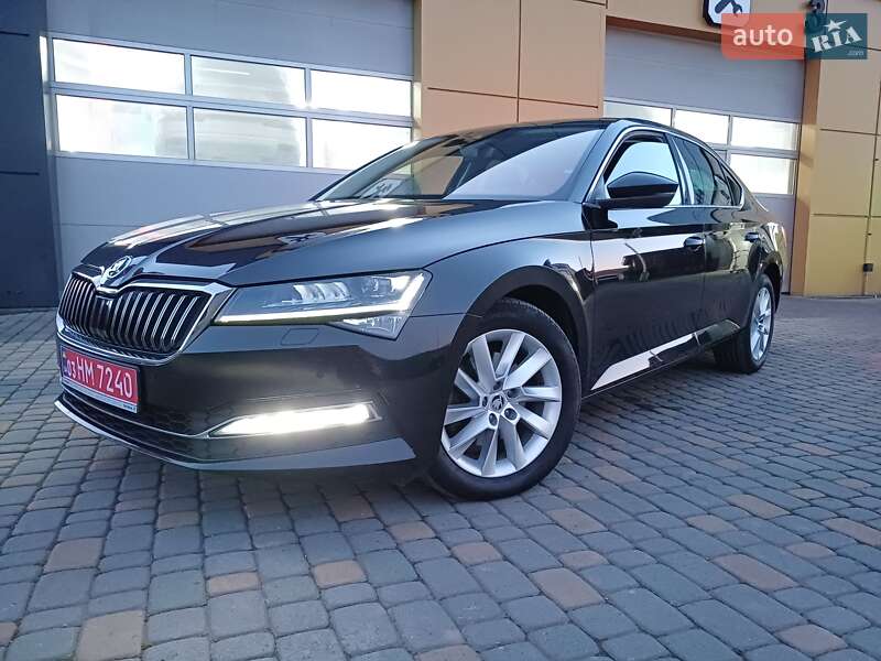 Лифтбек Skoda Superb 2021 в Самборе