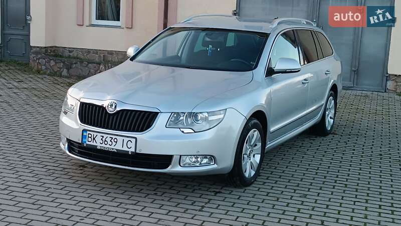 Універсал Skoda Superb 2011 в Сарнах