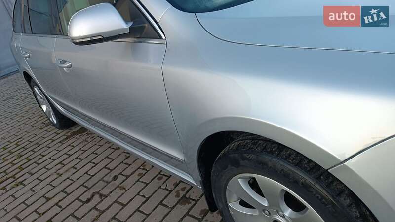 Універсал Skoda Superb 2011 в Сарнах