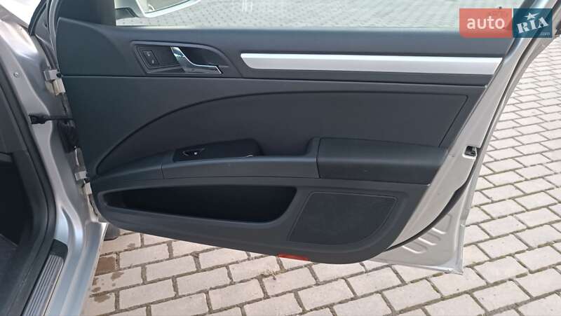 Універсал Skoda Superb 2011 в Сарнах