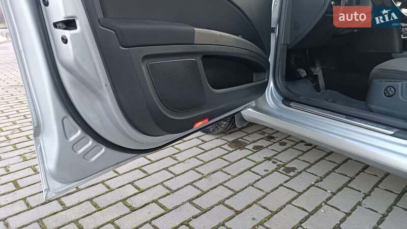 Універсал Skoda Superb 2011 в Сарнах